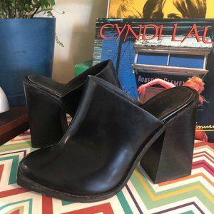 Glossy Rubber Heeled Mule
